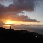 Madeira Island Rustic Mountain Casa de Férias *